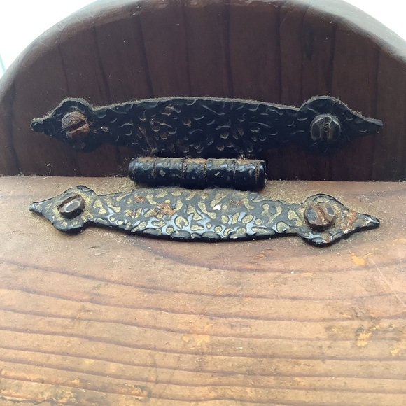 Vintage Wood Salt Box - Picture 9 of 12